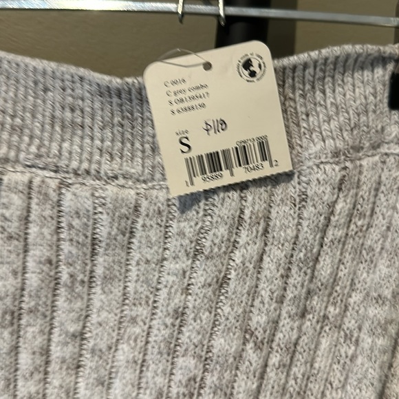 This is a perfect staple for every closet! - Picture 4 of 5